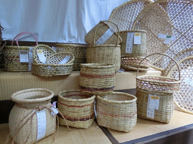 奥会津　三島町　編み組細工　マタタビ　かご　笊